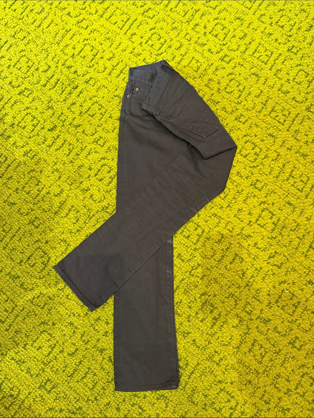 Classic Women's Straight-Leg Jeans in Black - Picture 2 of 6